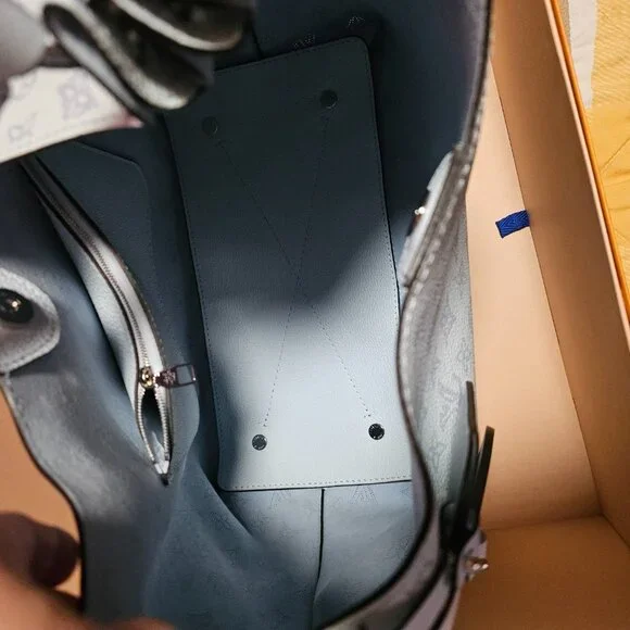 Louis Vuitton Camel Bag - Picture 3 of 5